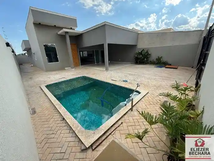 Casa com 3 quartos à venda, 200m² — foto 1 de 19