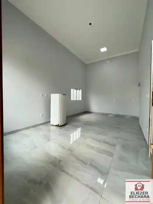 Casa com 3 quartos à venda, 200m² — foto 2 de 19
