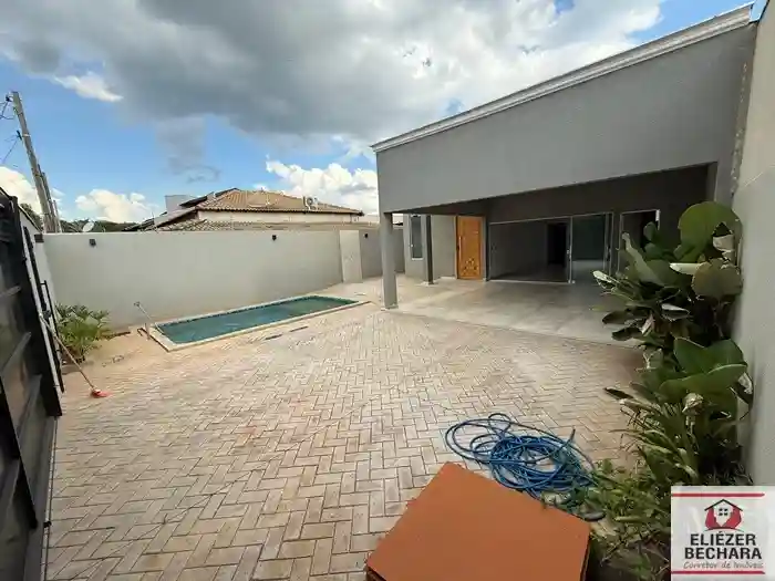 Casa com 3 quartos à venda, 200m² — foto 16 de 19