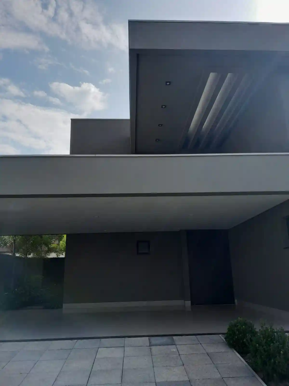 Casa de Condomínio com 3 quartos para aluguel, 267m² — foto 1 de 42