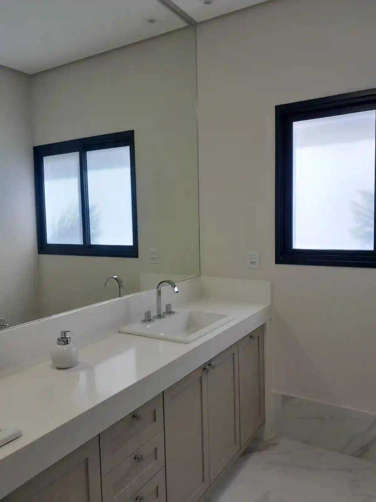 Casa de Condomínio com 3 quartos para aluguel, 267m² — foto 27 de 42