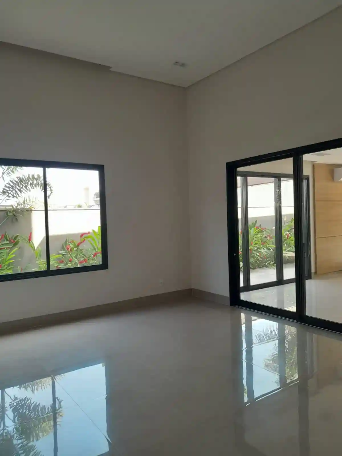 Casa de Condomínio com 3 quartos para aluguel, 267m² — foto 5 de 42