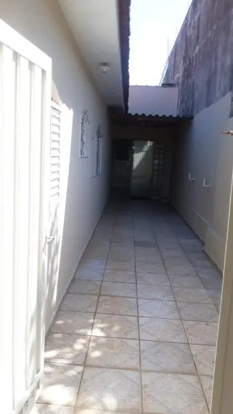 Casa à venda — foto 1 de 3