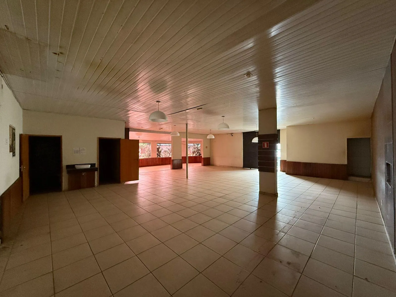 Loja / Salão / Ponto Comercial à venda, 300m² — foto 4 de 8