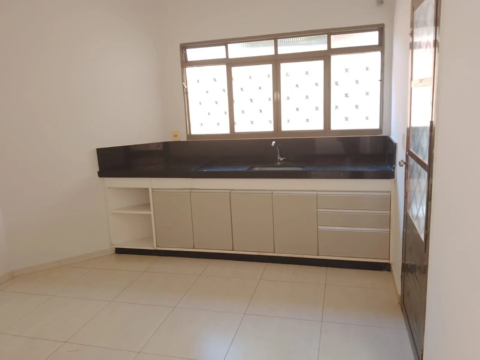 Casa com 2 quartos para aluguel, 50m² — foto 6 de 17