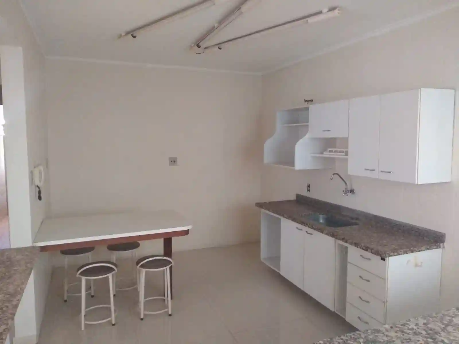 Apartamento com 3 quartos à venda, 90m² — foto 3 de 14