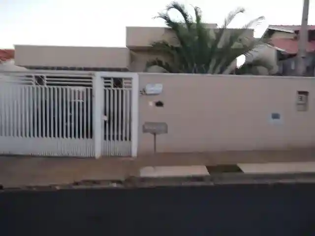 Casa com 3 quartos à venda, 145m² — foto 1 de 10