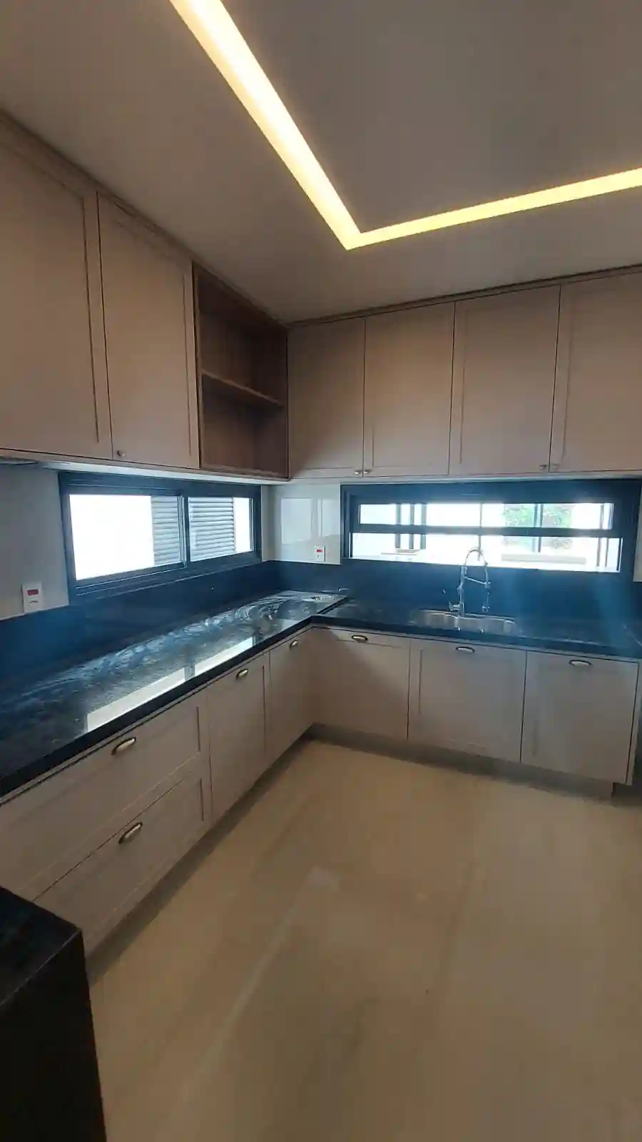 Casa de Condomínio com 3 quartos à venda, 240m² — foto 11 de 19