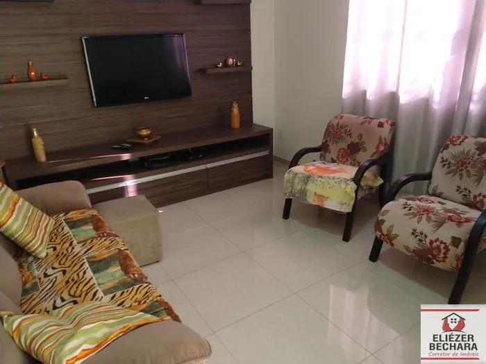 Casa à venda — foto 1 de 10