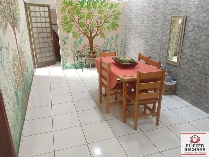 Casa à venda — foto 3 de 10