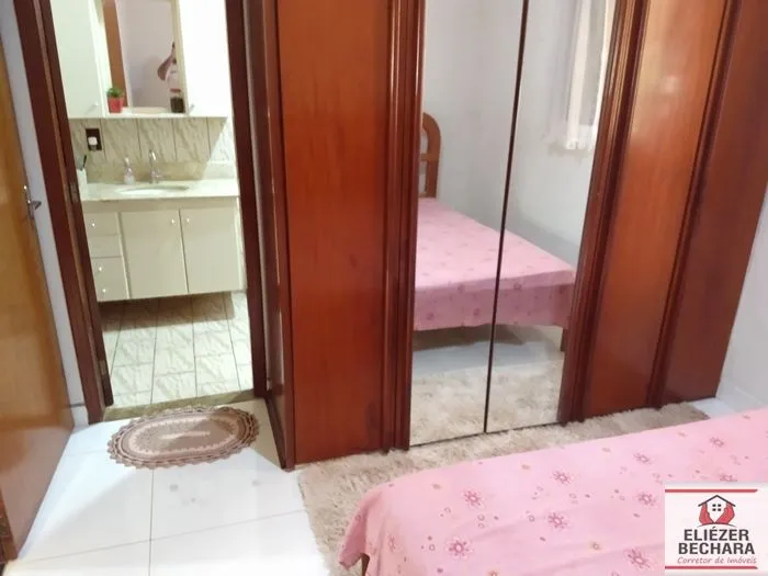 Casa à venda — foto 6 de 10