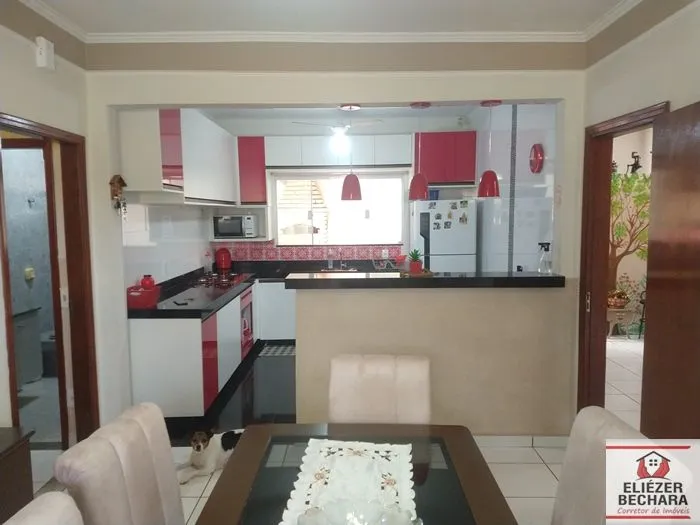 Casa à venda — foto 7 de 10