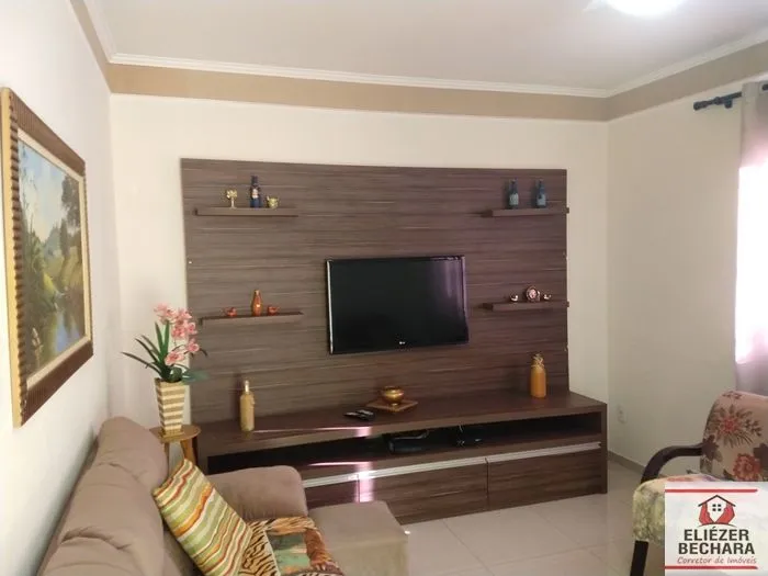 Casa à venda — foto 8 de 10
