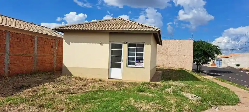 Casa com 2 quartos à venda, 47m² — foto 1 de 10