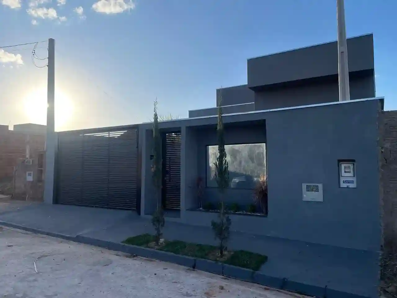 Casa com 2 quartos à venda, 200m² — foto 1 de 8