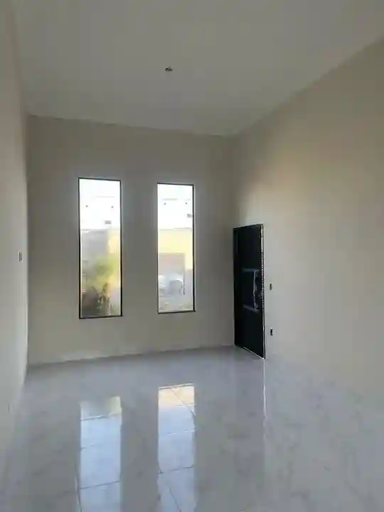 Casa com 2 quartos à venda, 200m² — foto 2 de 8