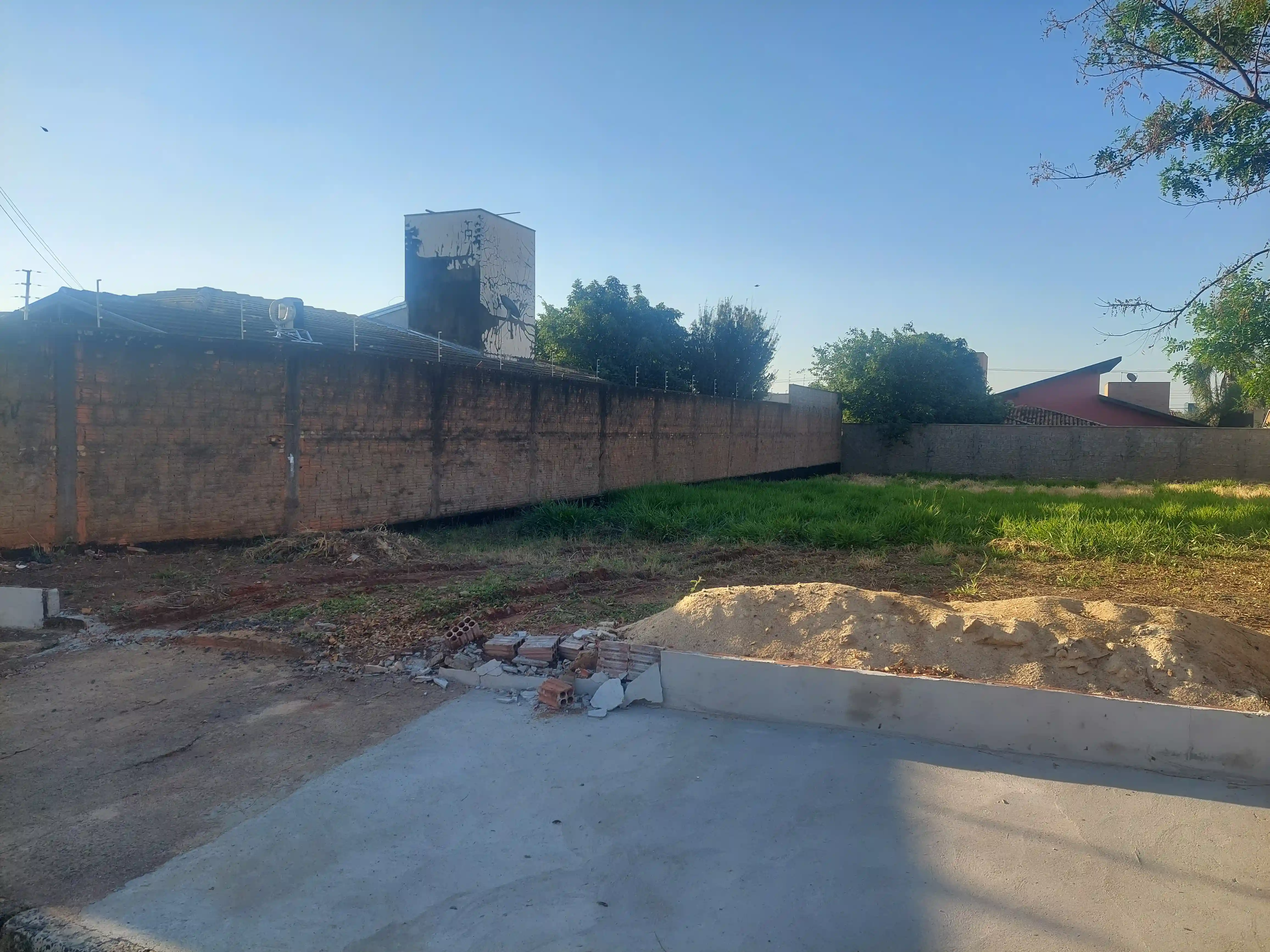 Terreno / Lote / Condomínio  à venda, 720m² — foto 3 de 5