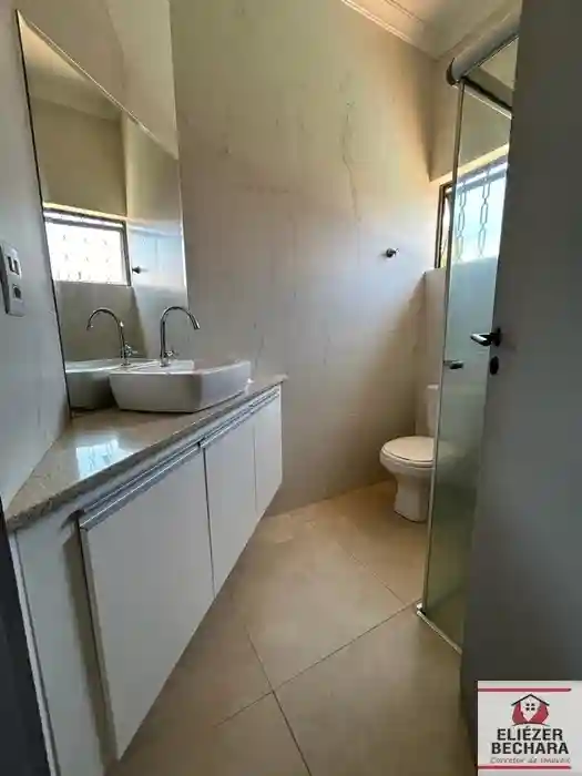 Casa com 3 quartos à venda, 220m² — foto 25 de 28