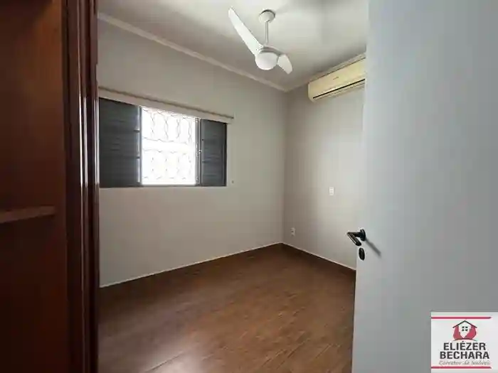 Casa com 3 quartos à venda, 220m² — foto 27 de 28