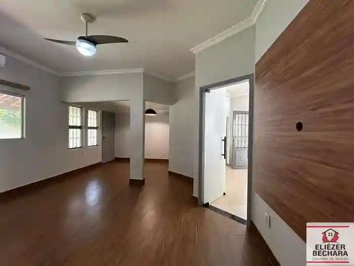 Casa com 3 quartos à venda, 220m² — foto 1 de 28