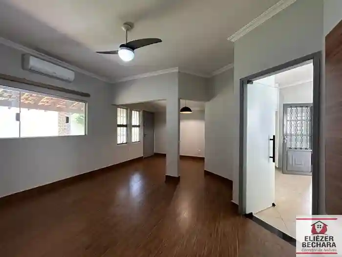 Casa com 3 quartos à venda, 220m² — foto 2 de 28