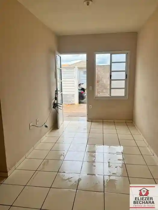 Casa com 2 quartos à venda, 60m² — foto 1 de 8