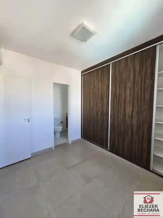 Apartamento com 2 quartos à venda, 70m² — foto 2 de 31