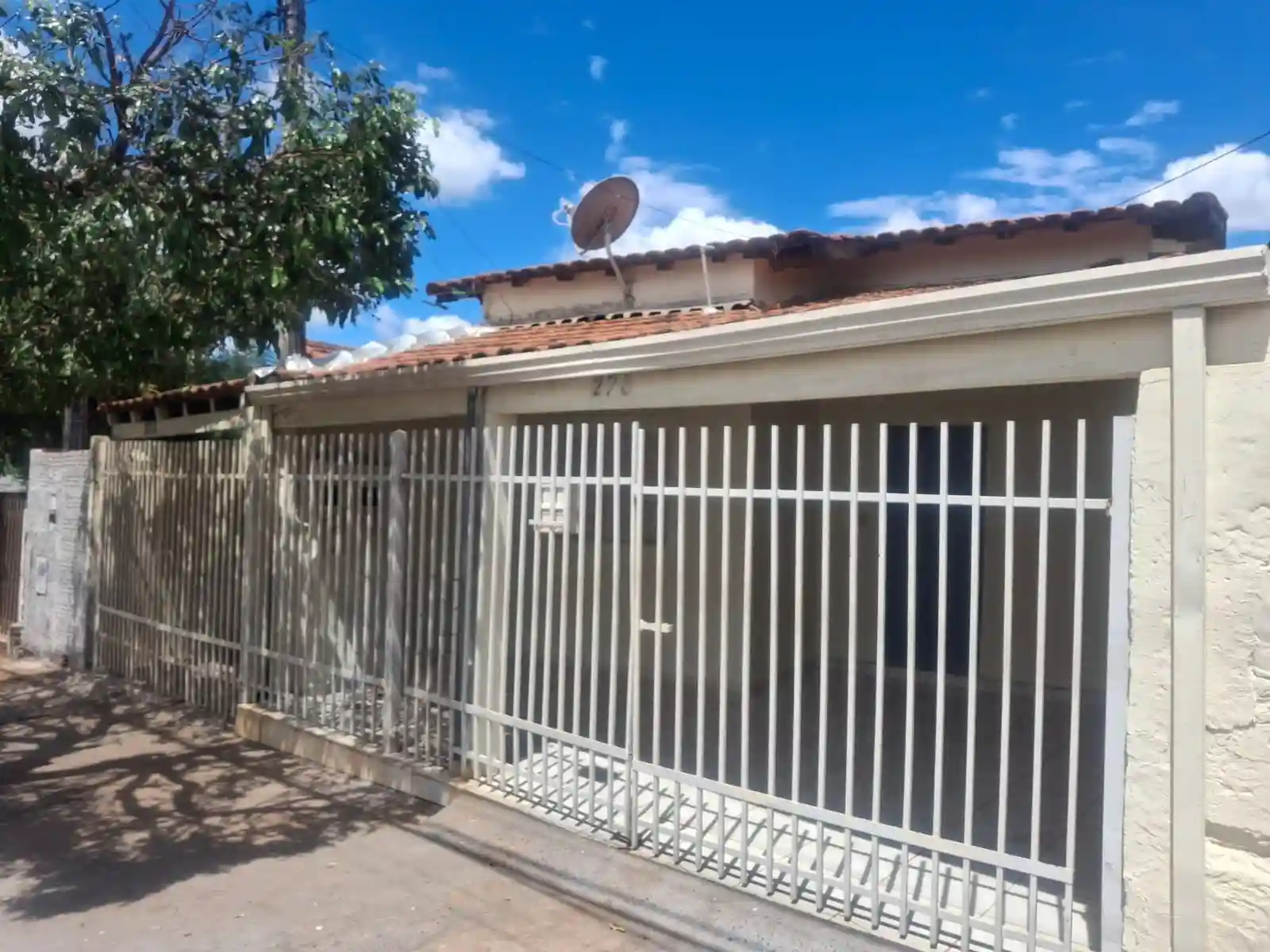 Casa com 3 quartos para aluguel, 80m² — foto 1 de 11