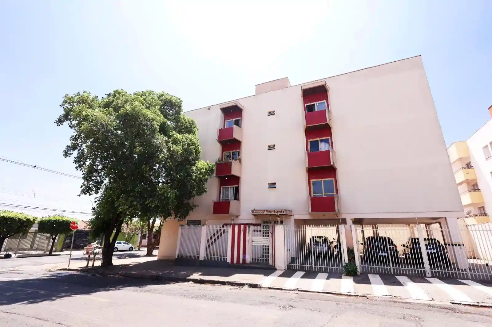 Apartamento com 3 quartos à venda, 110m² — foto 2 de 18
