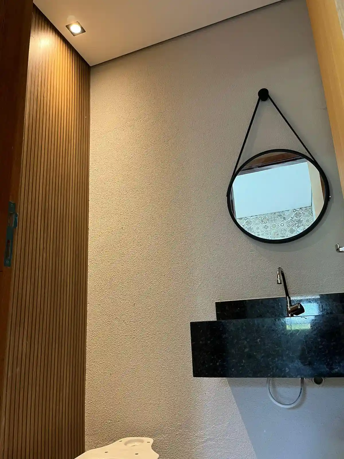 Casa com 3 quartos à venda, 200m² — foto 1 de 28