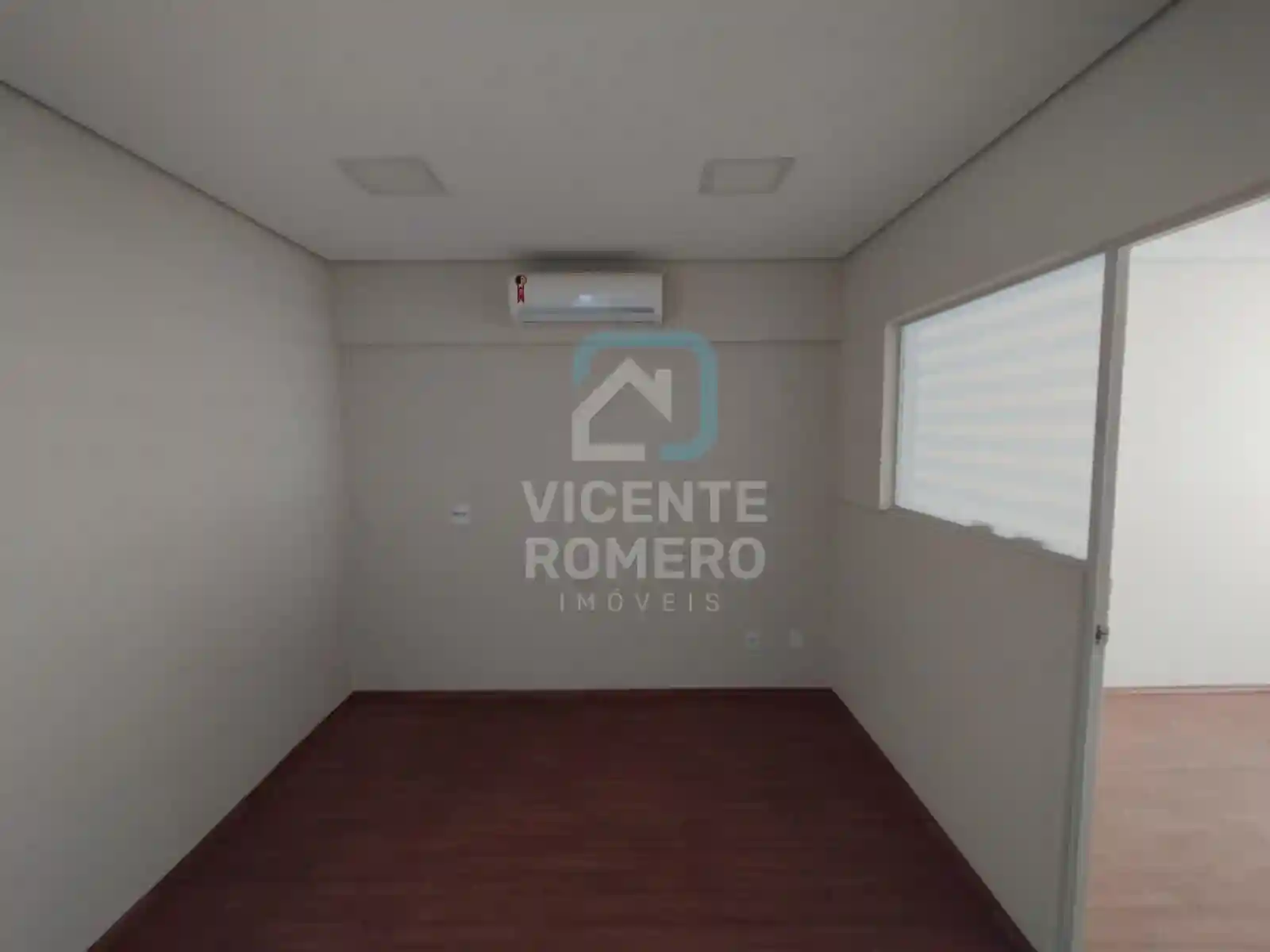 Conjunto Comercial / Sala  à venda, 50m² — foto 19 de 32