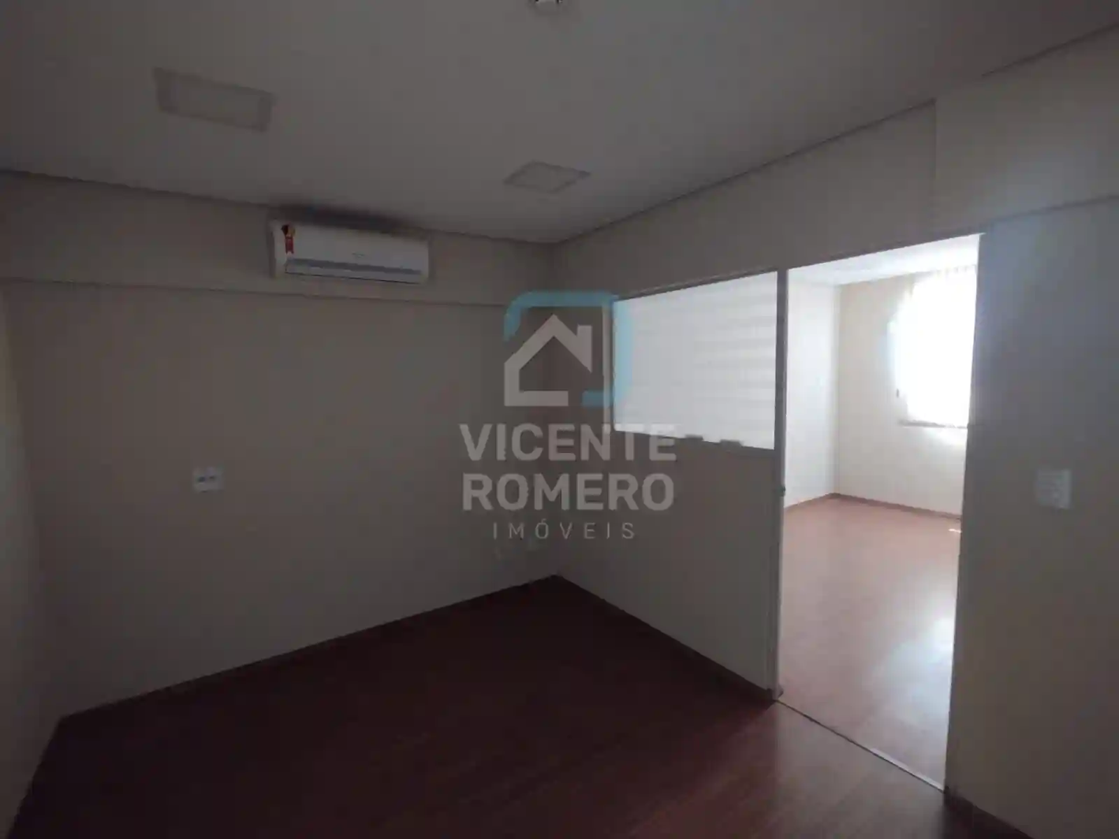 Conjunto Comercial / Sala  à venda, 50m² — foto 11 de 32