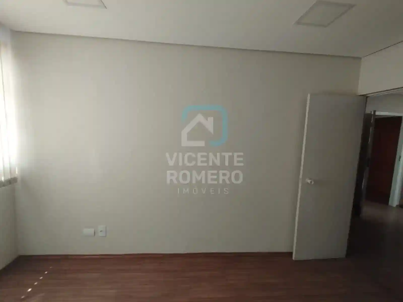 Conjunto Comercial / Sala  à venda, 50m² — foto 9 de 32