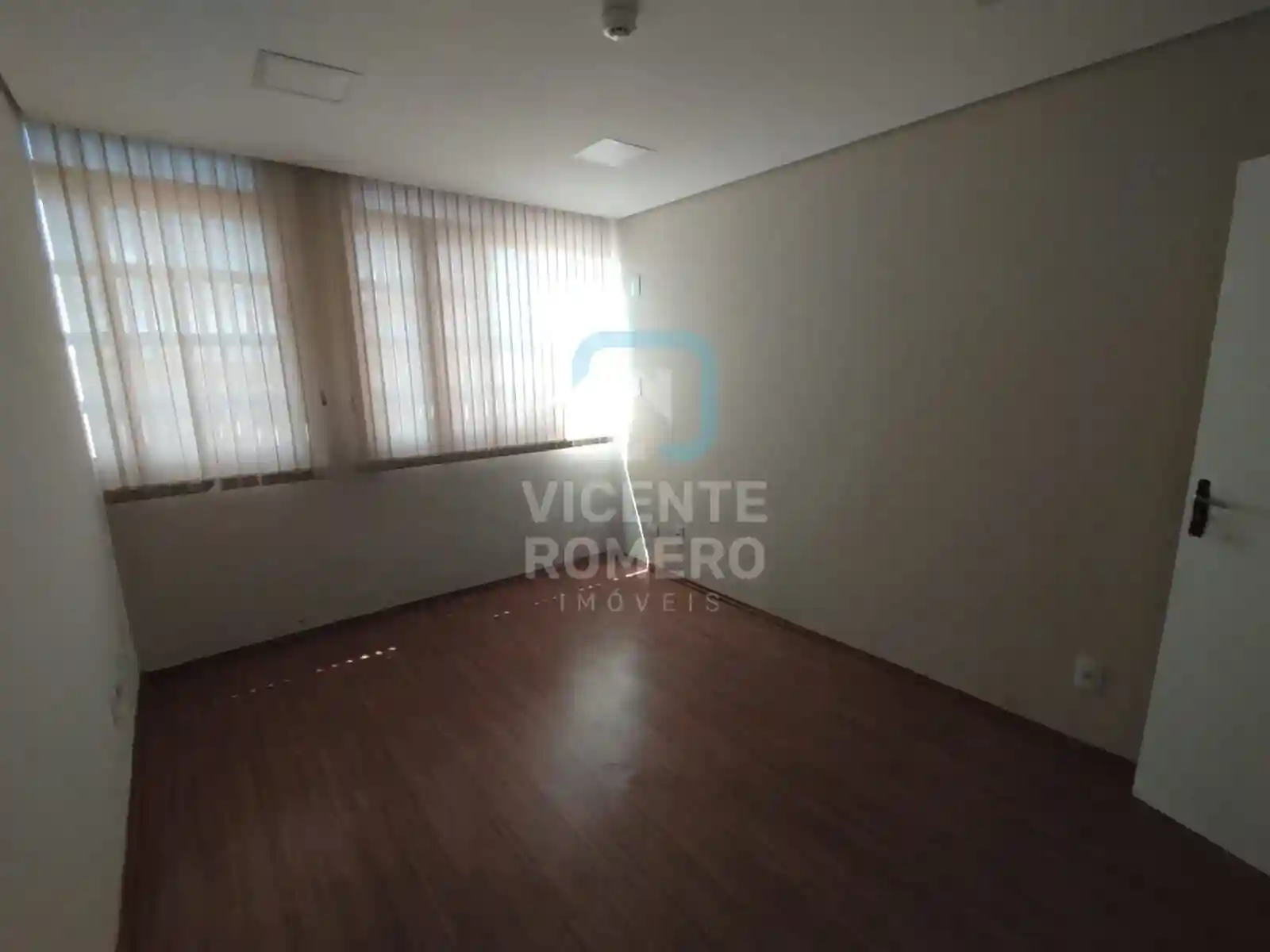 Conjunto Comercial / Sala  à venda, 50m² — foto 20 de 32