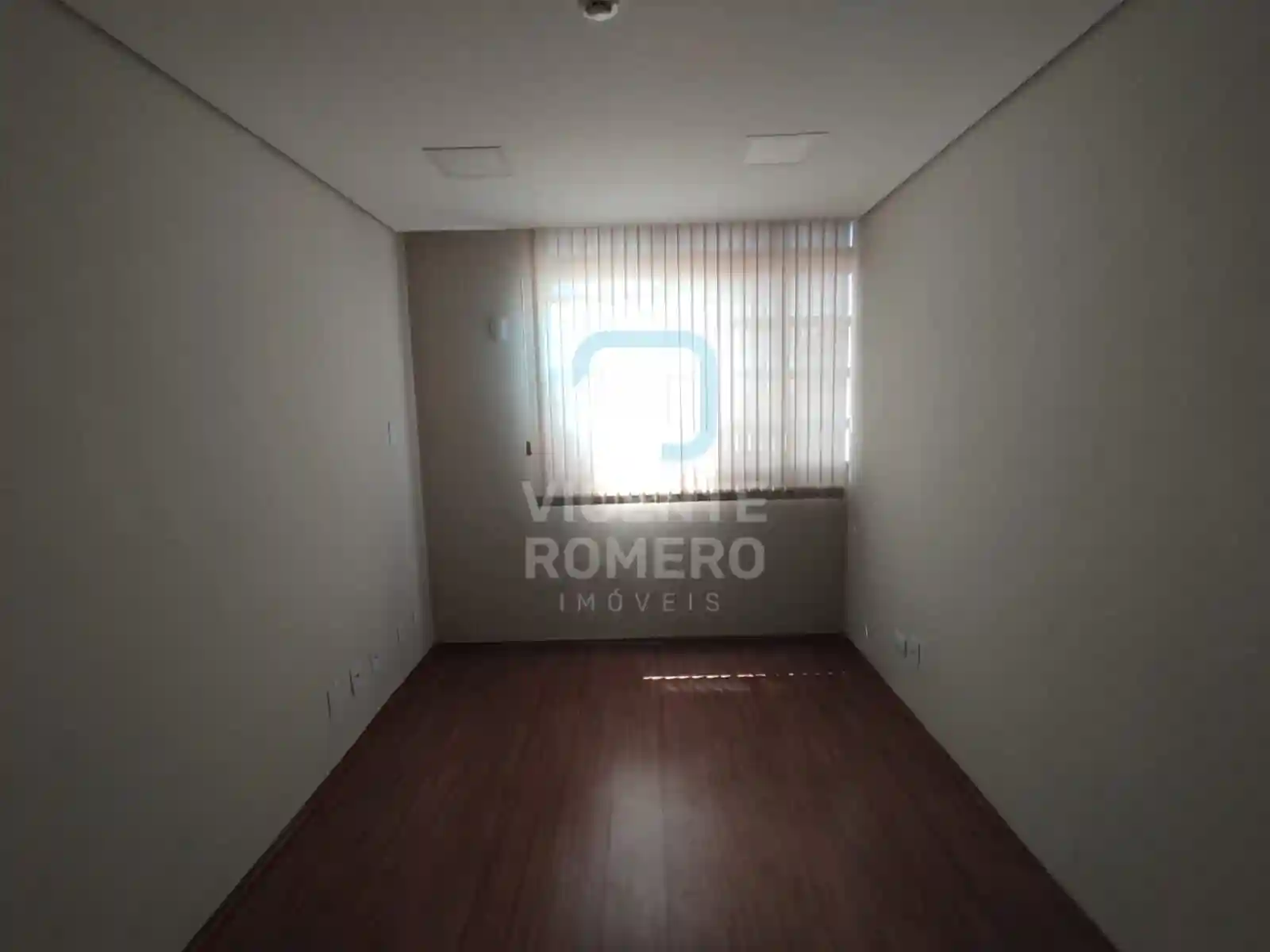 Conjunto Comercial / Sala  à venda, 50m² — foto 4 de 32
