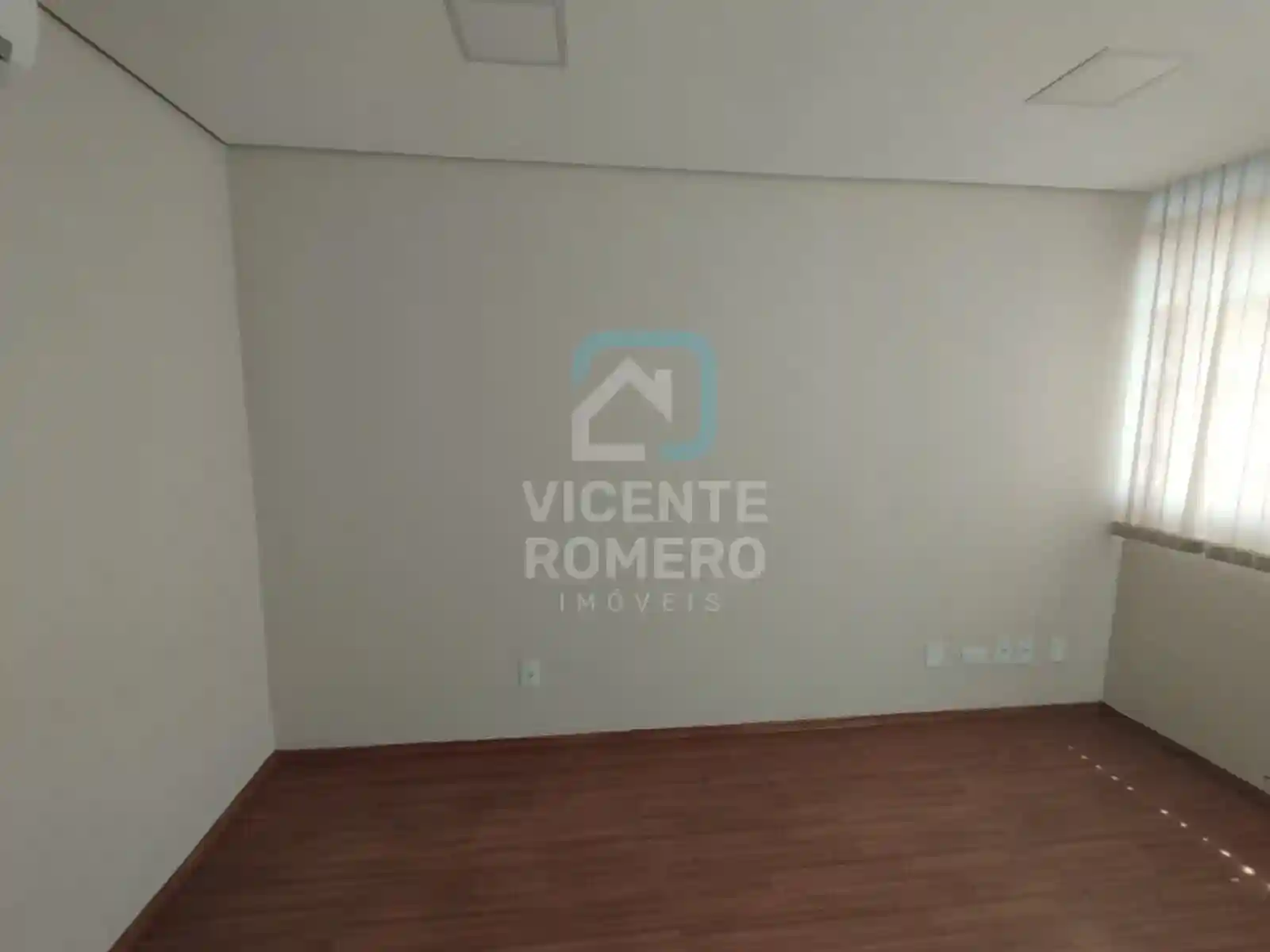 Conjunto Comercial / Sala  à venda, 50m² — foto 27 de 32