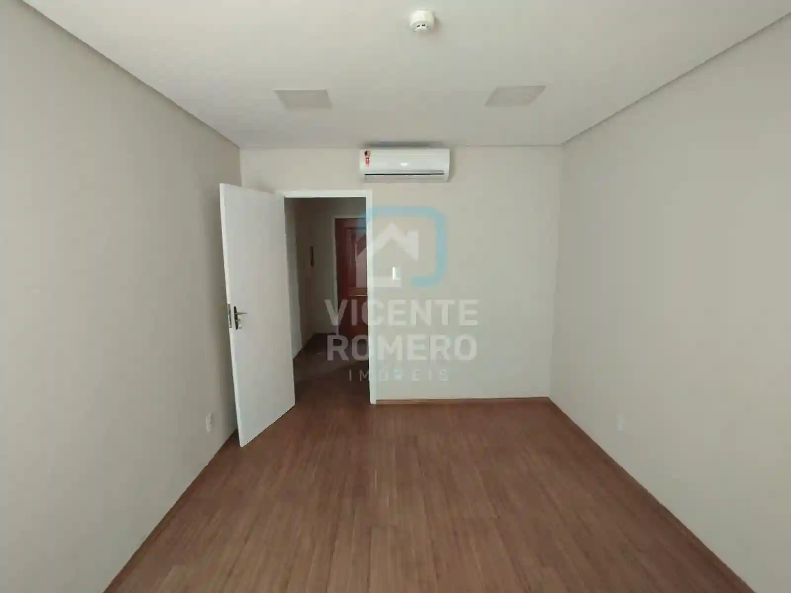 Conjunto Comercial / Sala  à venda, 50m² — foto 25 de 32