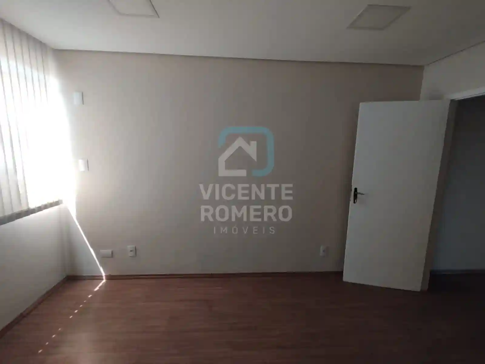 Conjunto Comercial / Sala  à venda, 50m² — foto 21 de 32