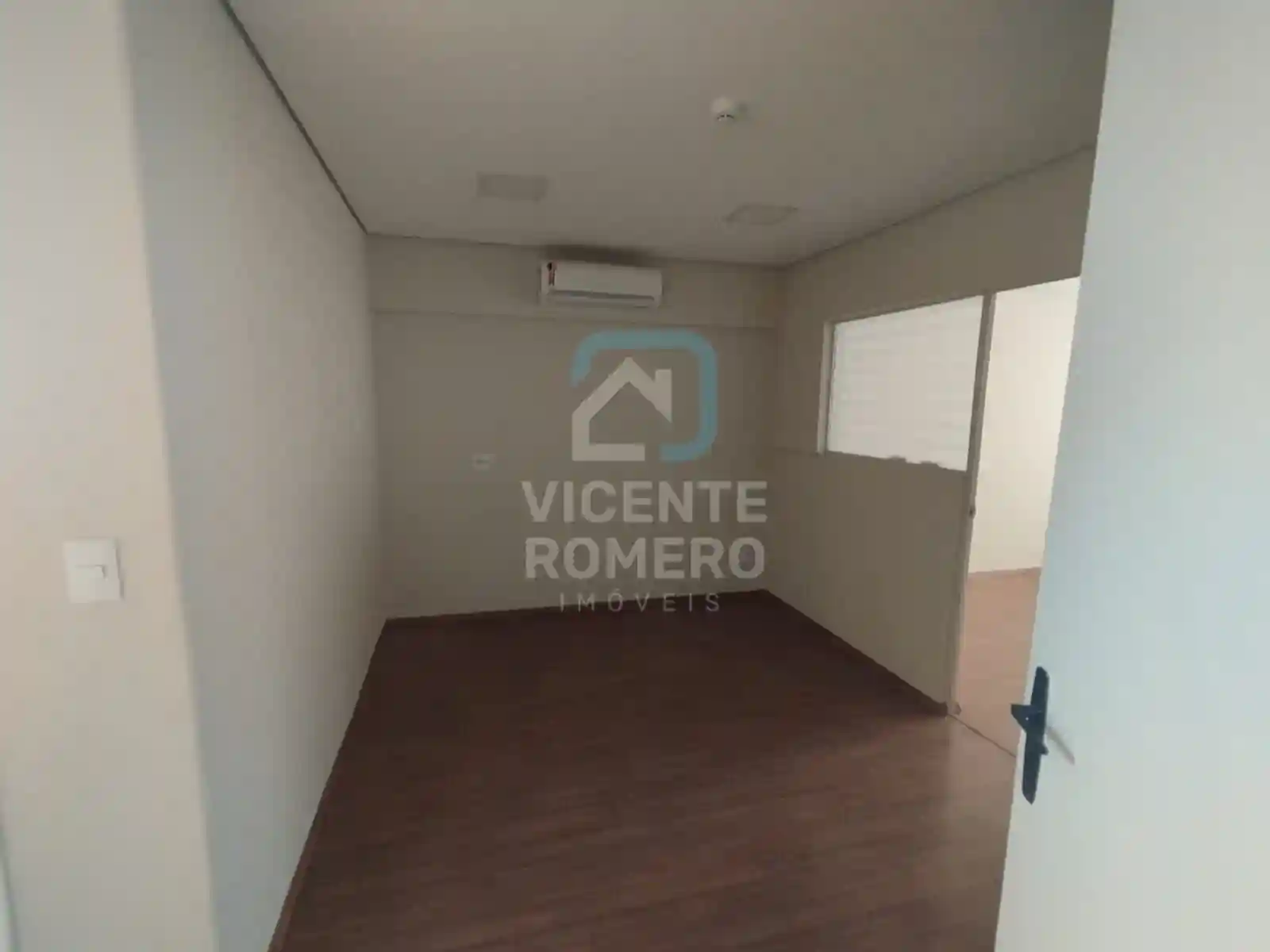 Conjunto Comercial / Sala  à venda, 50m² — foto 18 de 32