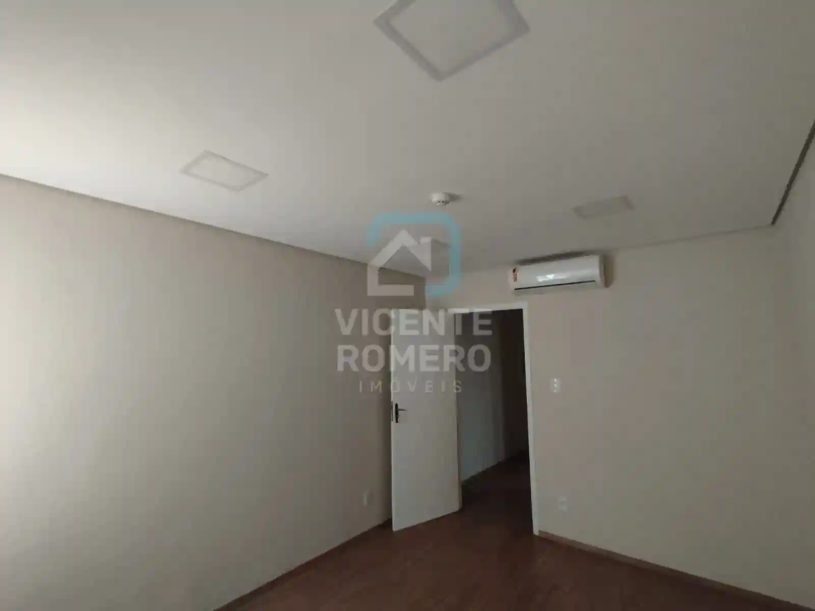 Conjunto Comercial / Sala  à venda, 50m² — foto 23 de 32