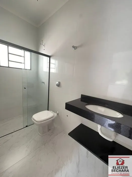 Casa à venda — foto 1 de 11