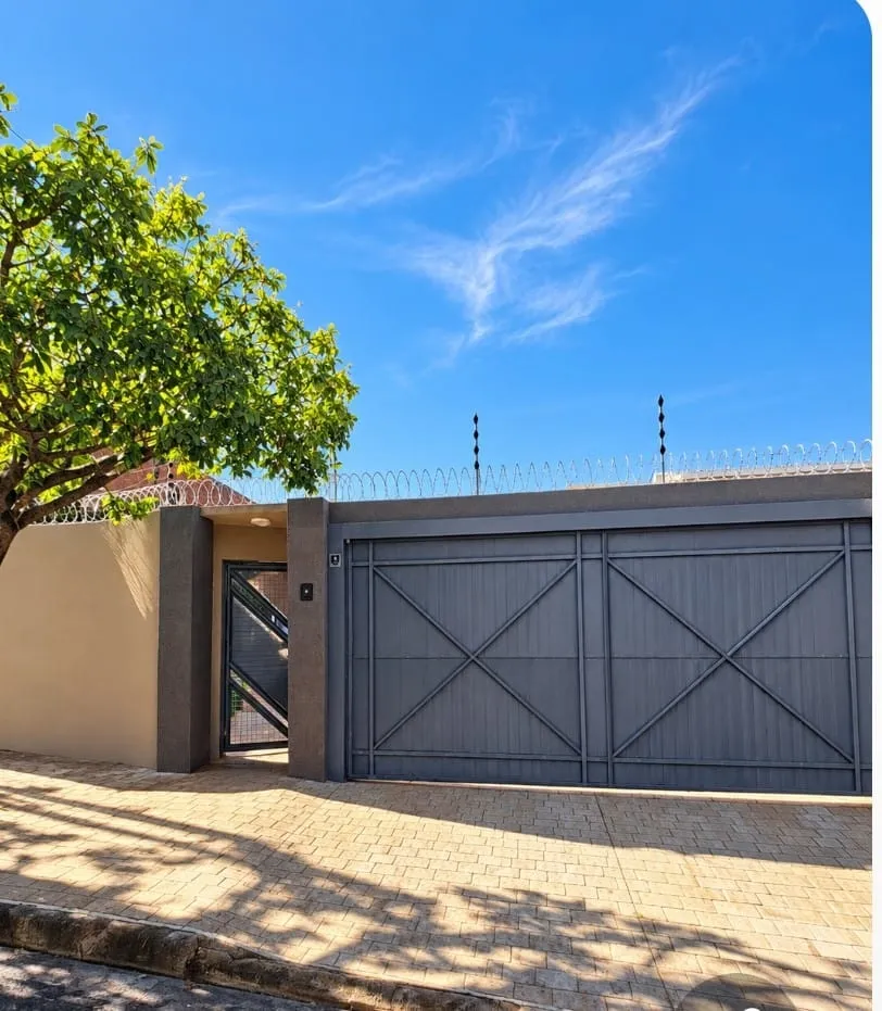 Casa à venda, 254m² — foto 1 de 11