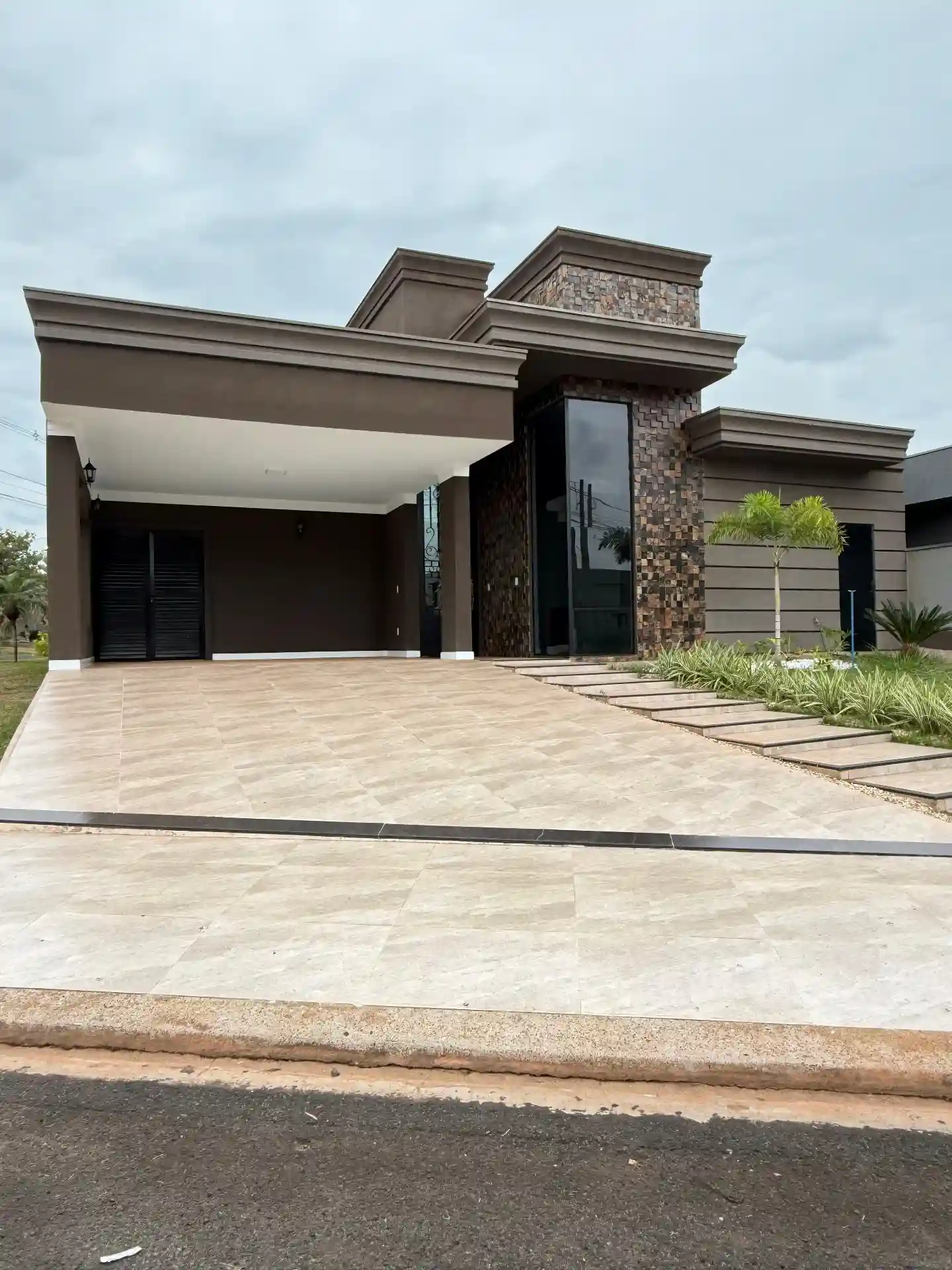 Casa de Condomínio com 3 quartos à venda, 440m² — foto 2 de 42