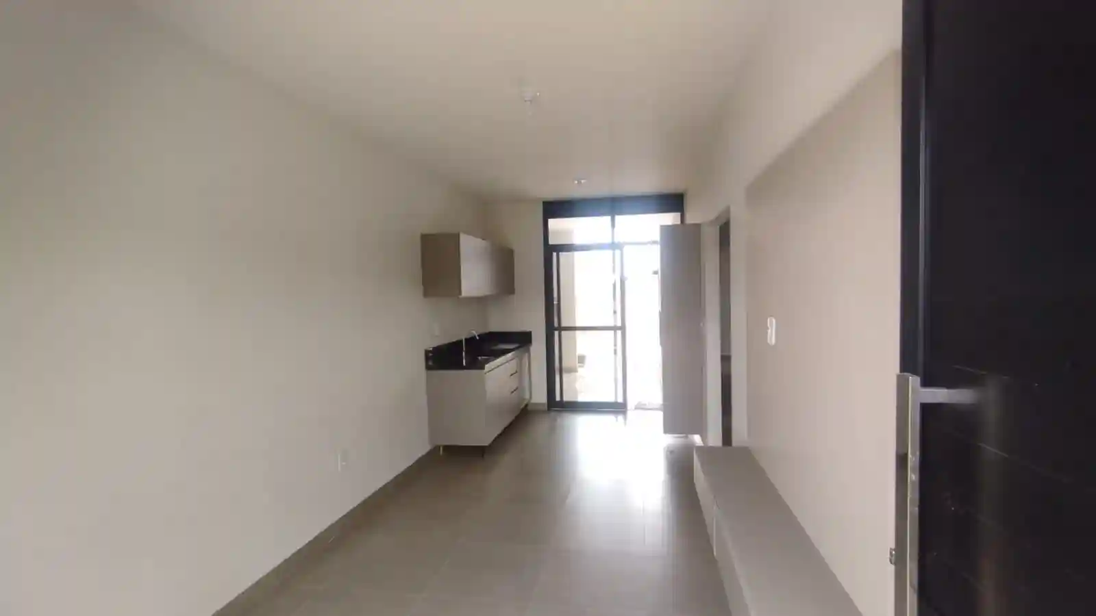 Casa de Condomínio com 3 quartos à venda, 225m² — foto 2 de 19