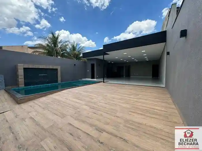 Casa com 3 quartos à venda, 190m² — foto 1 de 27