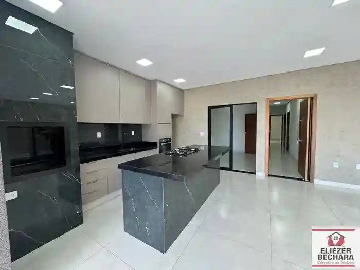 Casa com 3 quartos à venda, 190m² — foto 3 de 27
