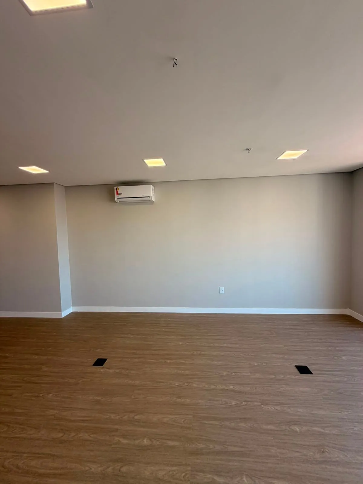 Conjunto Comercial / Sala para aluguel, 59m² — foto 4 de 15