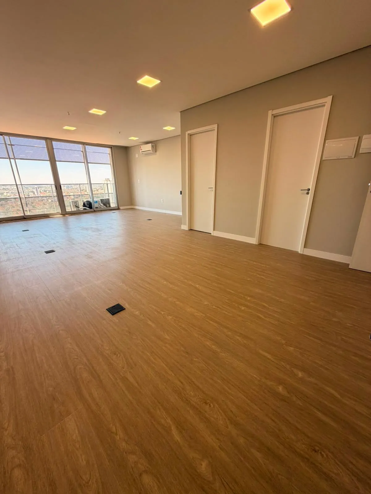 Conjunto Comercial / Sala para aluguel, 59m² — foto 13 de 15