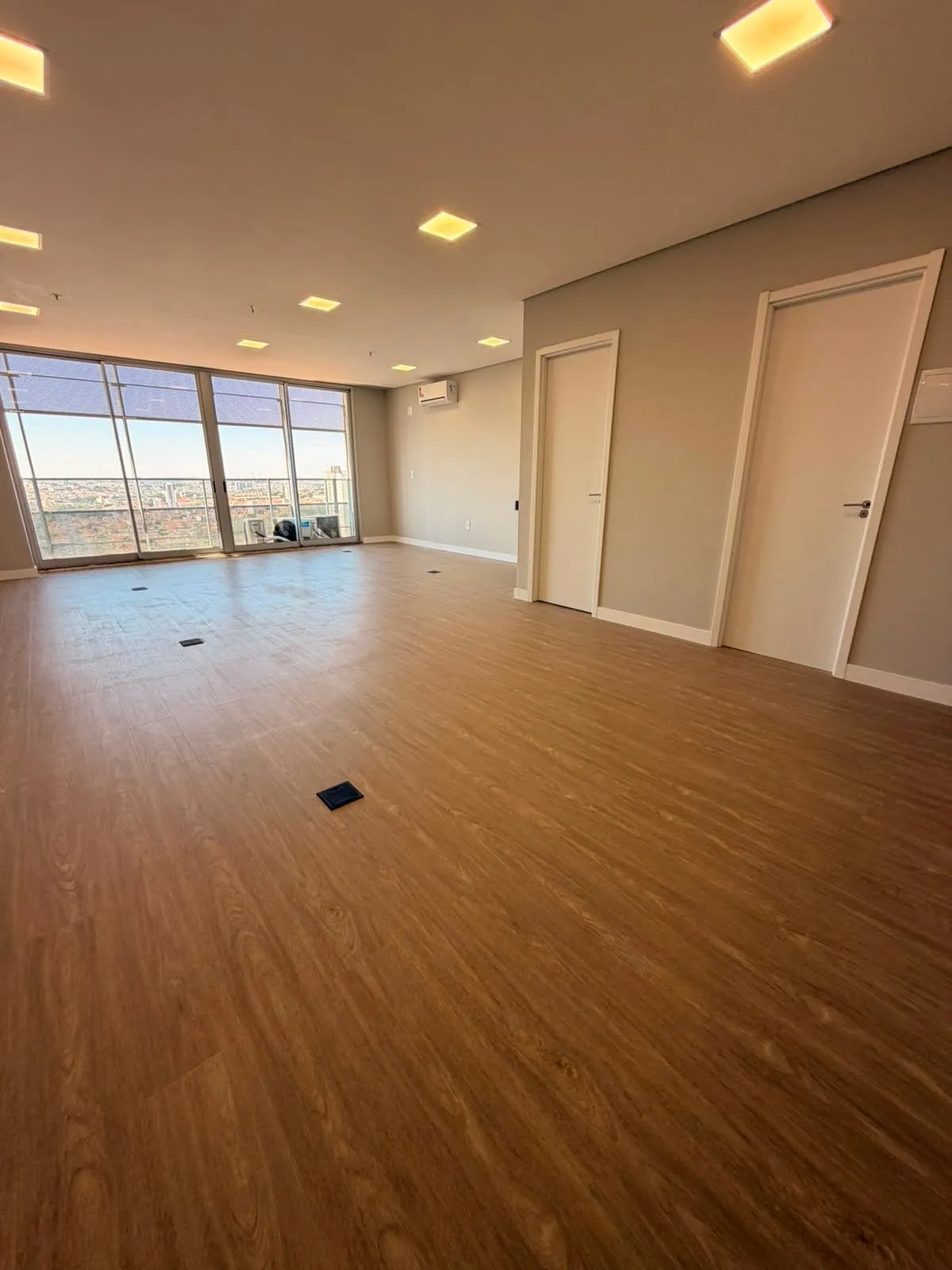 Conjunto Comercial / Sala para aluguel, 59m² — foto 12 de 15
