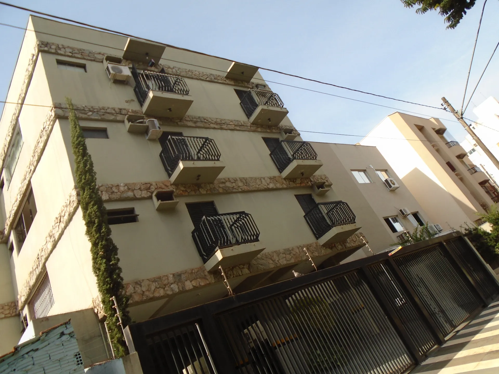 Apartamento com 3 quartos para aluguel, 90m² — foto 1 de 20